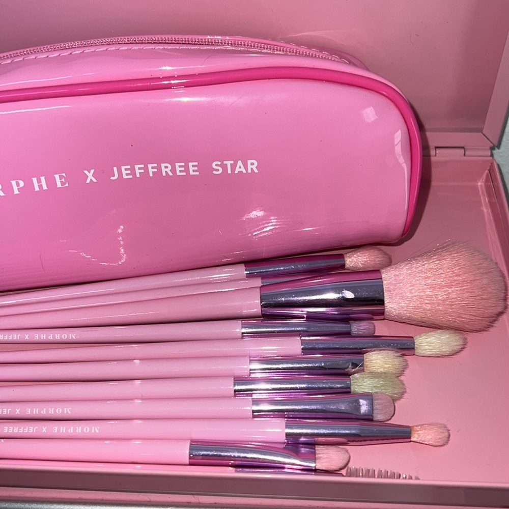 Jeffree Star makeup pouch + brushes - Picture 2 of 3